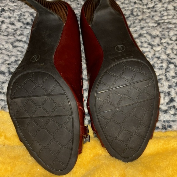 Ladies Etienne Aigner burgundy/cordovan color heels size 6M - Picture 4 of 7